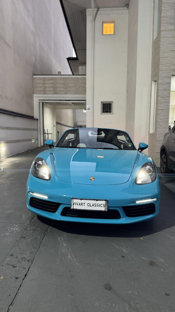 Porsche 718 Conversivel Azul