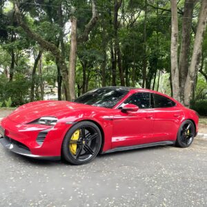 Aluguel Porsche Taycan Vermelha