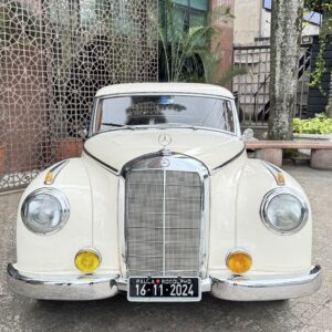 Aluguel Mercedes-Benz modelo A8 ano 1956